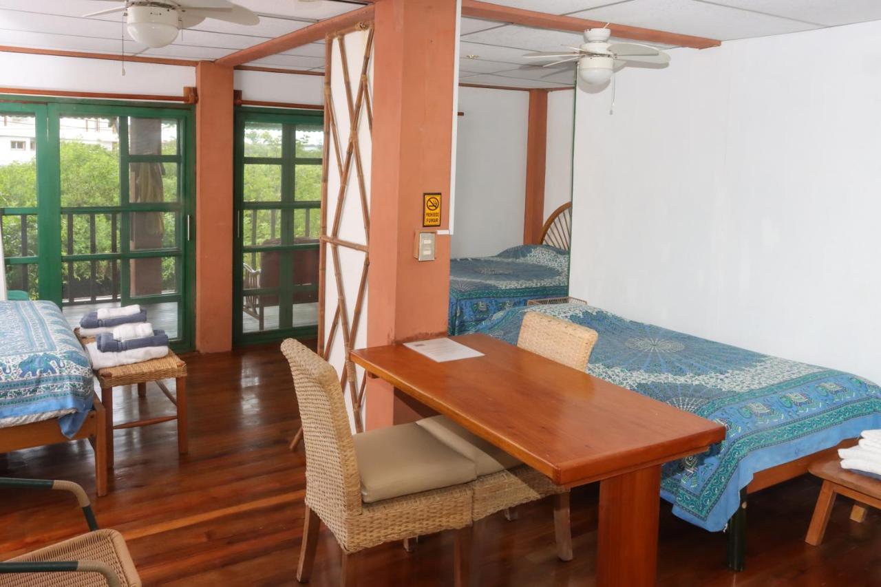 Galapagos Chalet Puerto Ayora  Buitenkant foto