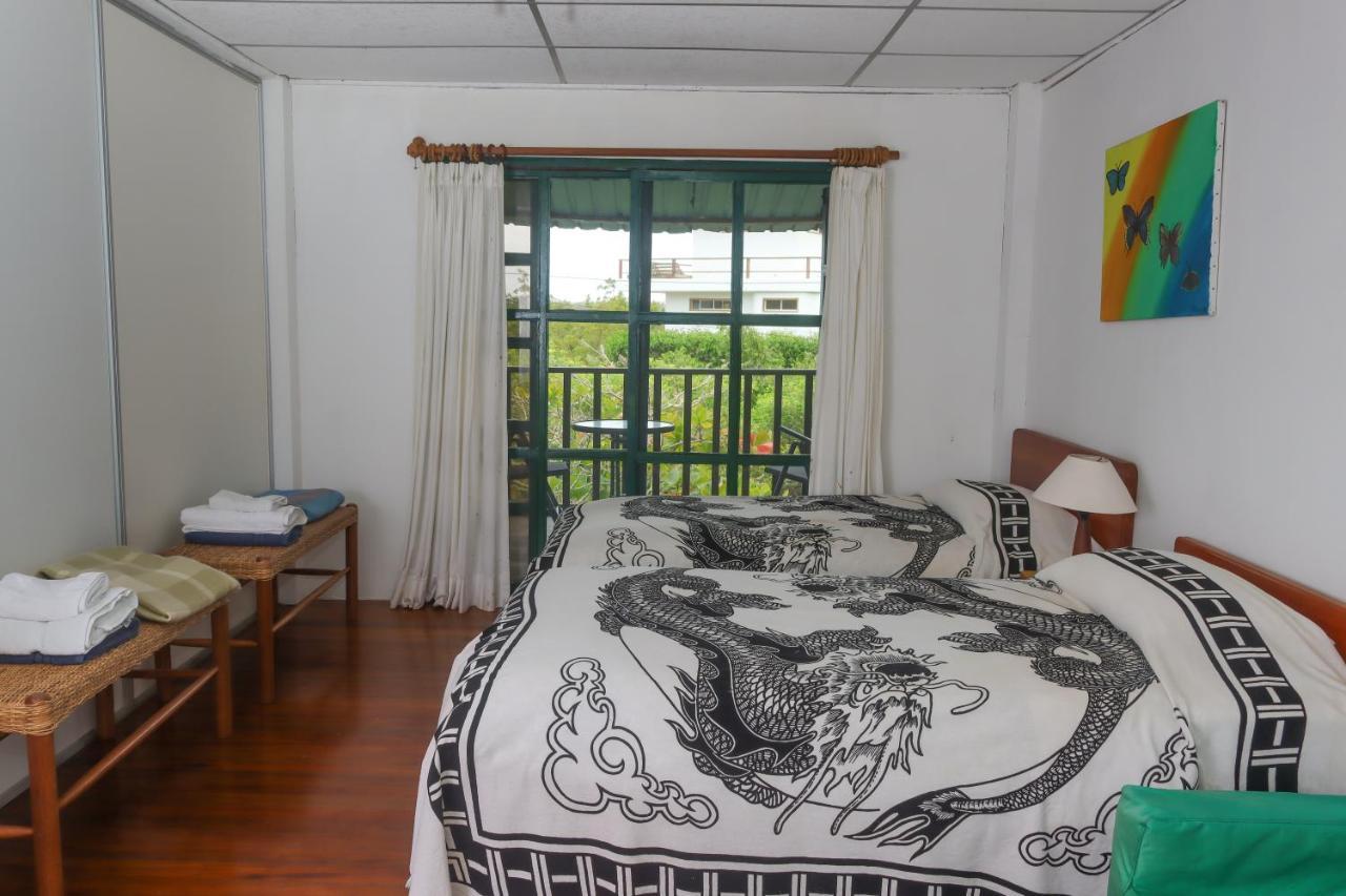 Galapagos Chalet Puerto Ayora  Buitenkant foto