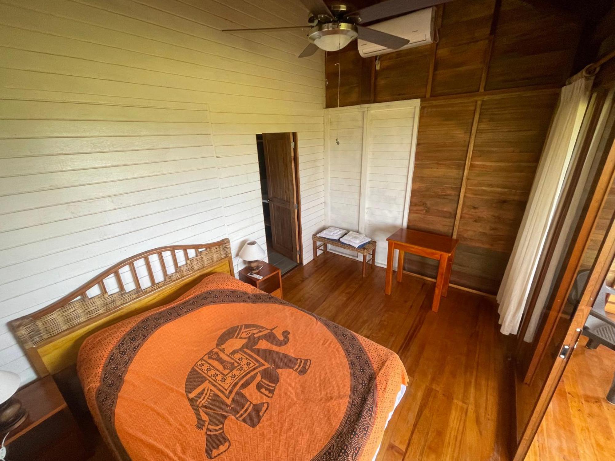 Galapagos Chalet Puerto Ayora  Buitenkant foto