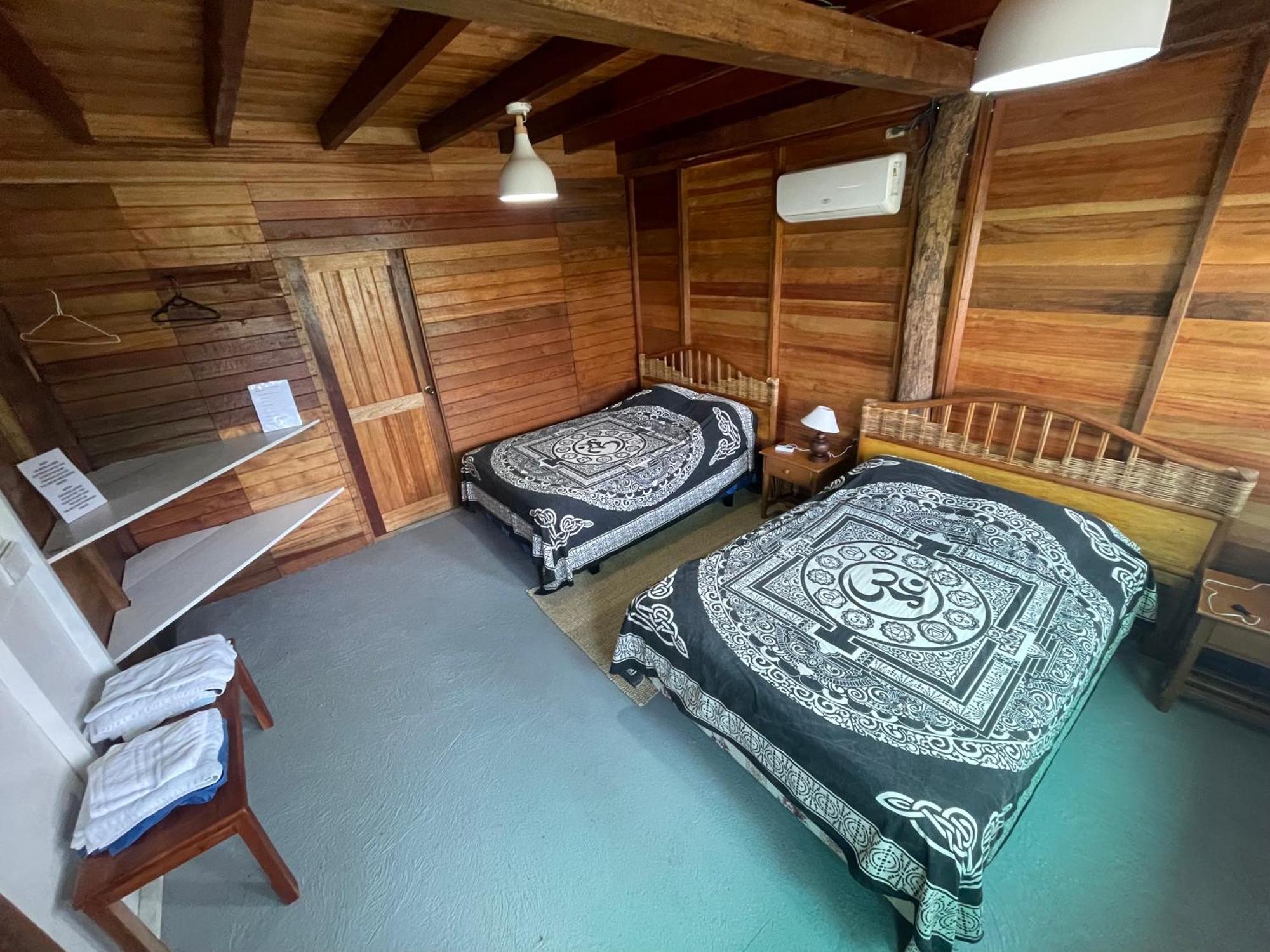 Galapagos Chalet Puerto Ayora  Buitenkant foto